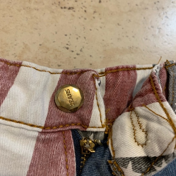 Ge Lai Mei Distressed American Flag Denim Shorts - Size M - Picture 3 of 7